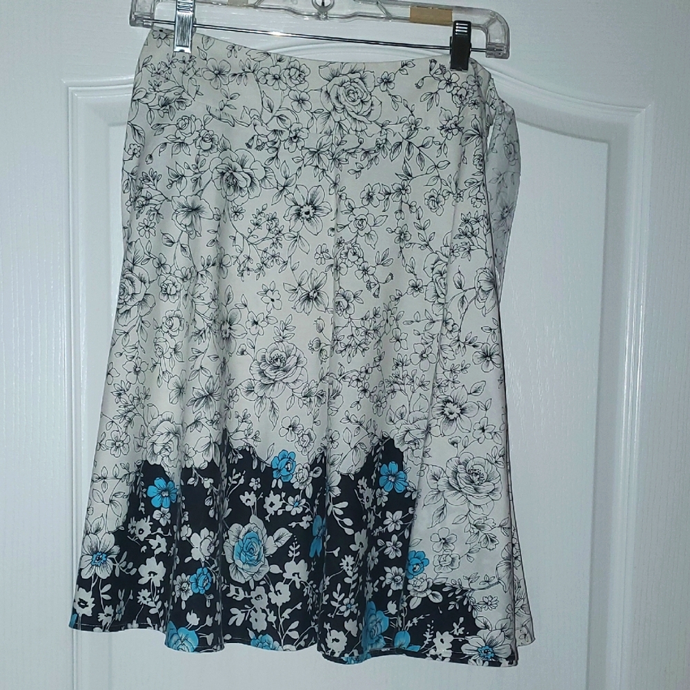 Twenty One A line Floral Skirt Women's SZ S LIKE NEW
